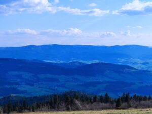 Widok z Ćwilina na Tatry.